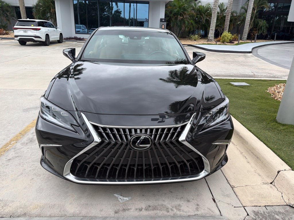 Used 2025 Lexus ES 300h w/ Premium Package FWD image 6