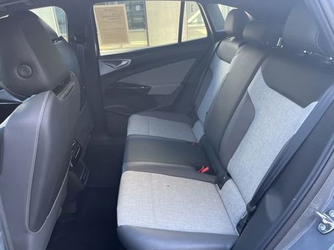 Certified 2025 Volkswagen ID.4 Pro image 30