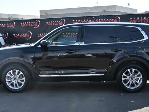 Used 2022 Kia Telluride LX image 4