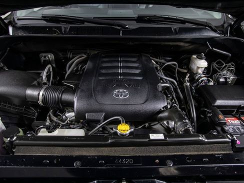 Used 2017 Toyota Tundra Limited w/ Limited Premium Package image 44