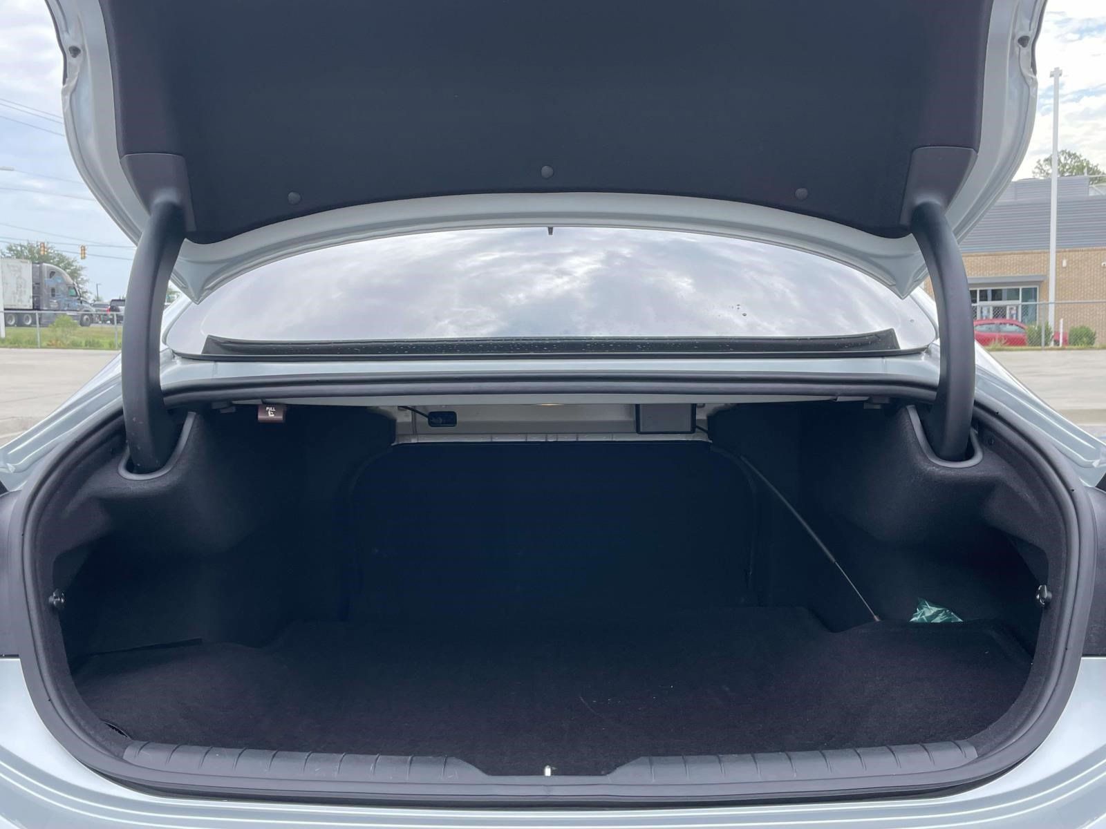Used 2025 Hyundai Sonata SE FWD image 8