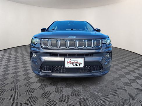 Used 2022 Jeep Compass Latitude AWD/4WD image 2