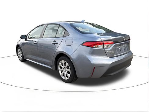 Used 2023 Toyota Corolla LE FWD image 5