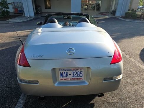 Used 2004 Nissan 350Z Touring RWD image 7