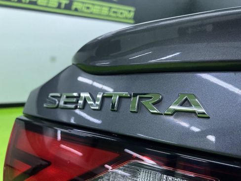 Used 2021 Nissan Sentra SR FWD image 12