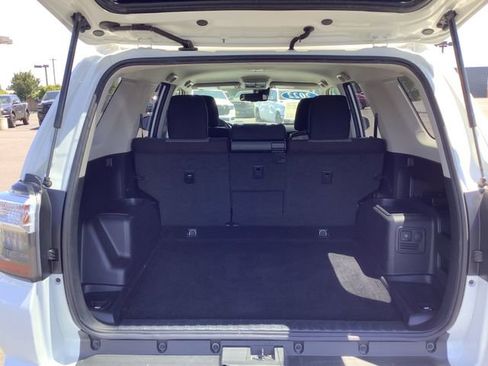 Used 2022 Toyota 4Runner SR5 AWD/4WD image 30