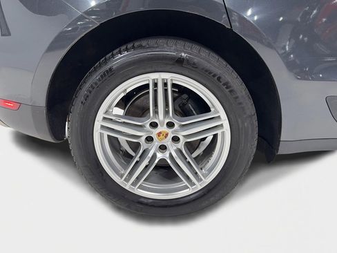 Used 2017 Porsche Macan image 36