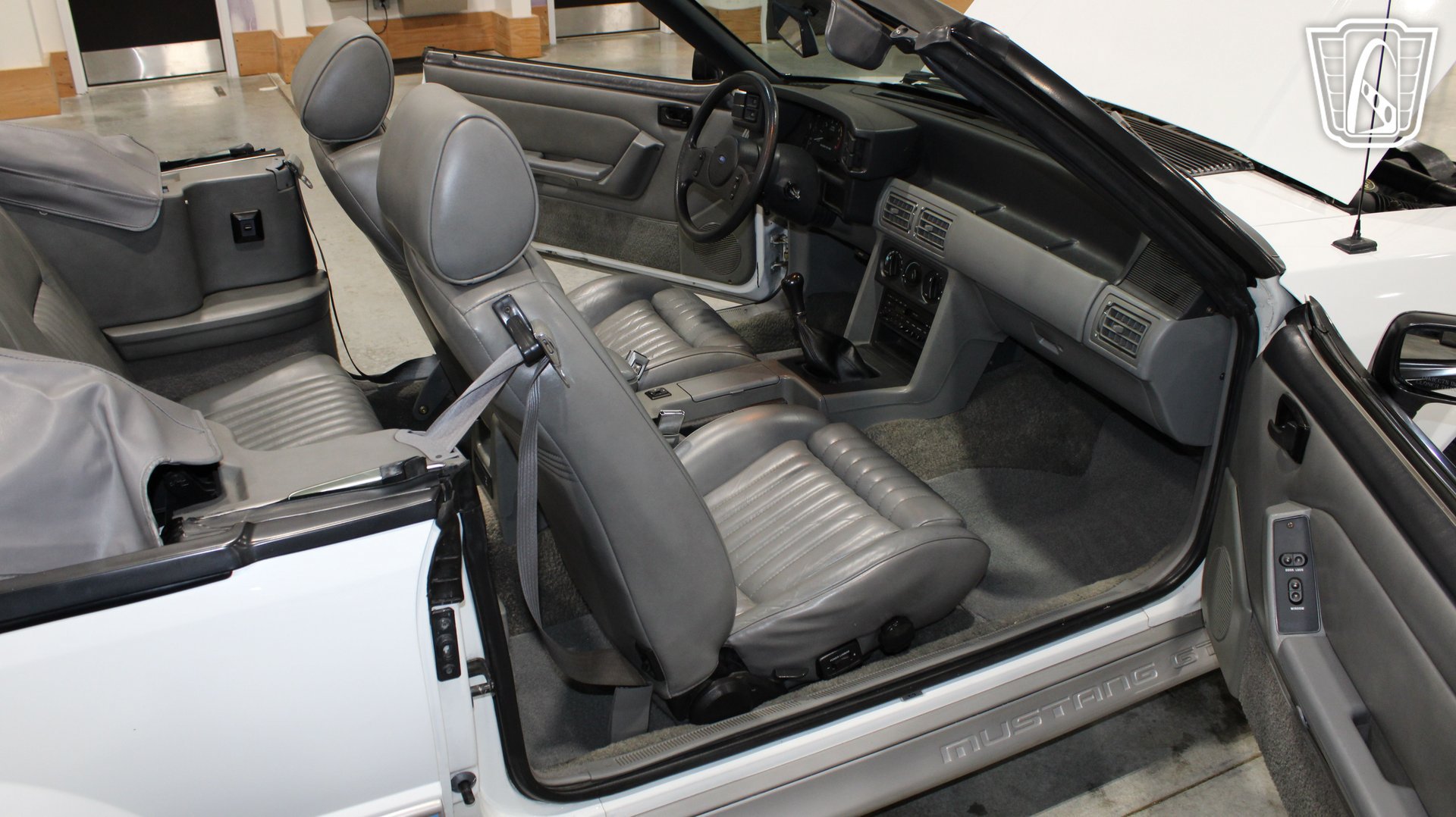 Used 1988 Ford Mustang GT RWD image 7