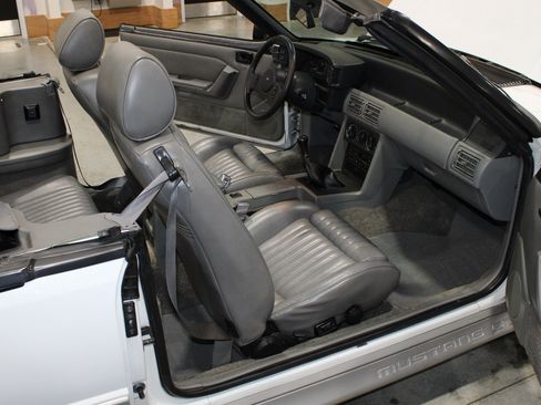 Used 1988 Ford Mustang GT RWD image 7