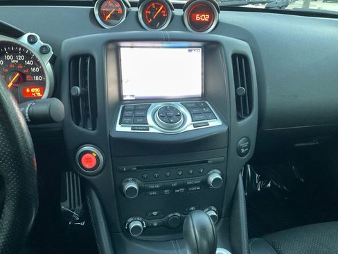 Used 2020 Nissan 370Z Touring Sport image 21