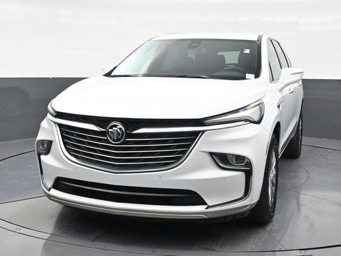 Used 2023 Buick Enclave Essence FWD image 8
