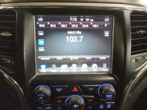 Used 2017 Jeep Grand Cherokee Altitude AWD/4WD image 25