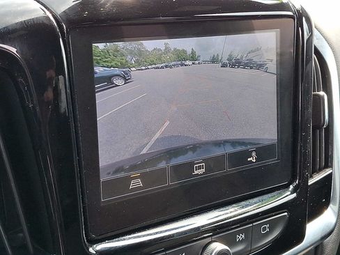 Used 2023 Chevrolet Traverse LT AWD/4WD image 19