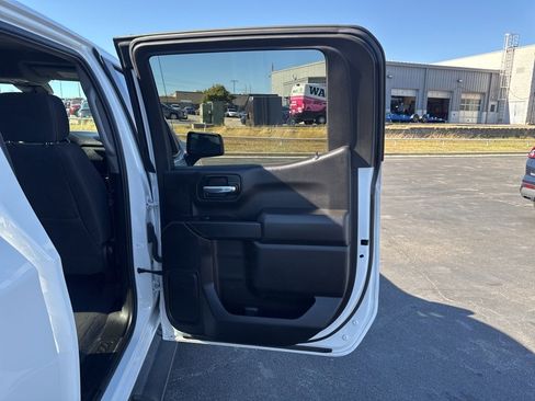 Used 2022 Chevrolet Silverado 1500 Custom image 23