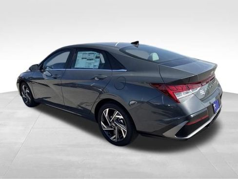 New 2026 Hyundai Elantra Limited FWD image 3
