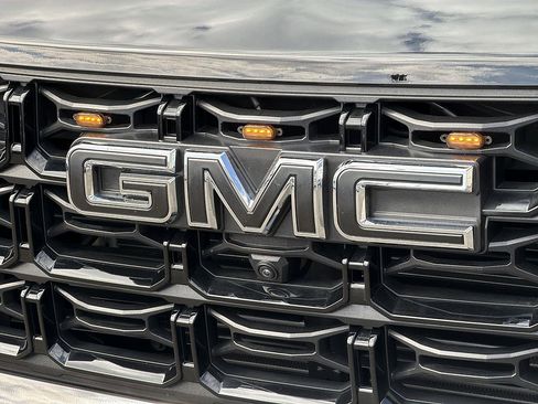 Used 2025 GMC Canyon Elevation w/ Technology Package RWD image 25