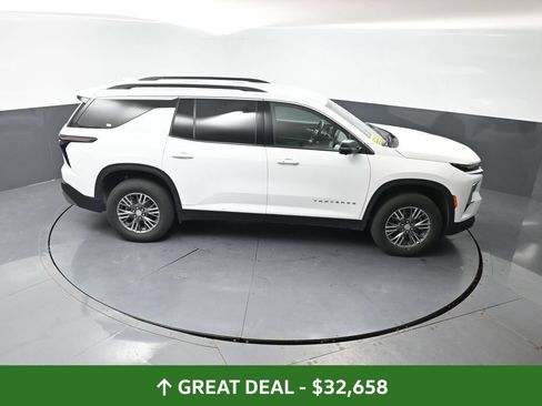 Used 2024 Chevrolet Traverse LT FWD image 45