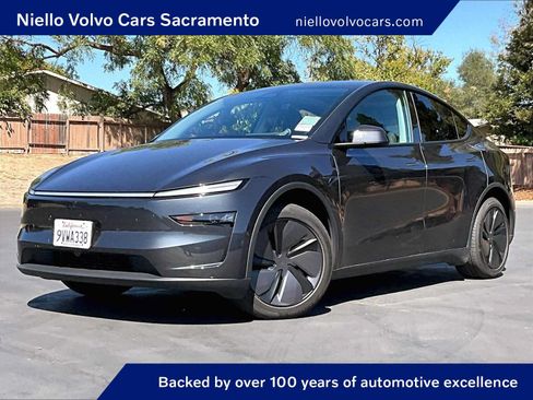 Used 2026 Tesla Model Y 2WD image 1
