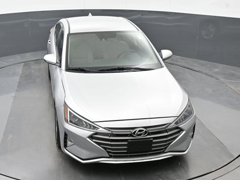 Used 2019 Hyundai Elantra SEL image 30