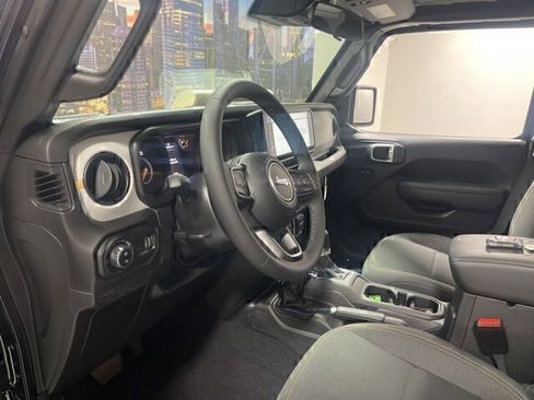 New 2025 Jeep Gladiator Sport AWD/4WD image 9