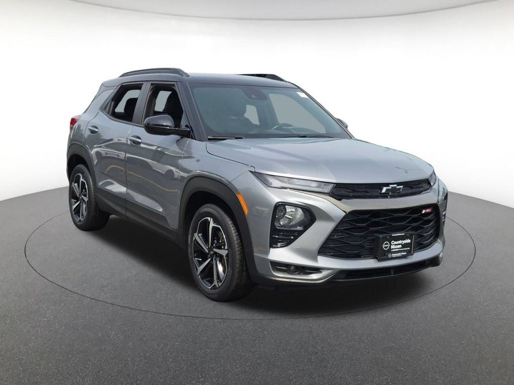 Used 2023 Chevrolet TrailBlazer RS FWD image 3