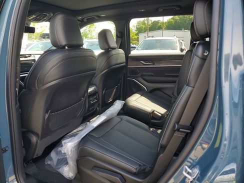 New 2026 Jeep Grand Cherokee L Limited AWD/4WD image 13
