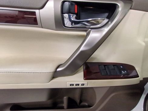Used 2019 Lexus GX 460 image 10