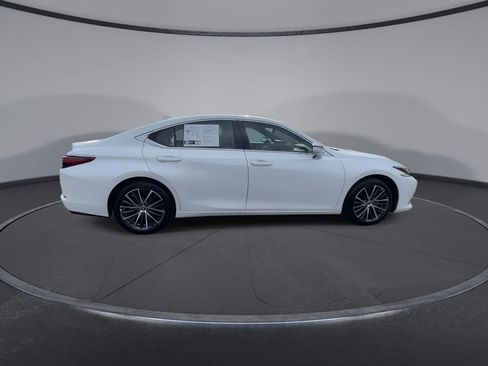 Used 2025 Lexus ES 350 w/ Premium Package FWD image 9