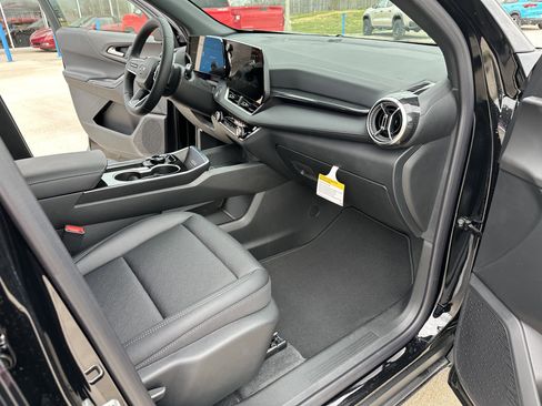 New 2026 Chevrolet Equinox LT w/ Convenience Package II AWD/4WD image 33