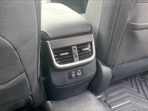 Used 2025 Subaru Outback Premium AWD/4WD image 33
