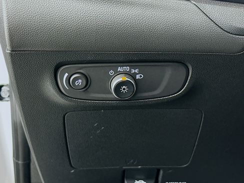 Used 2025 Buick Encore GX Preferred FWD image 17