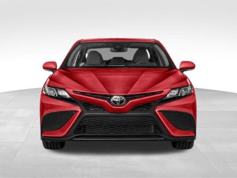 Used 2023 Toyota Camry SE FWD image 4