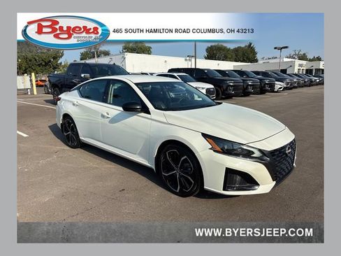 Used 2024 Nissan Altima 2.5 SR FWD image 1