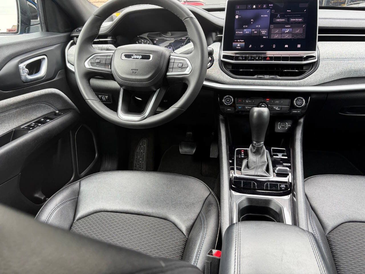 Used 2024 Jeep Compass Latitude AWD/4WD image 6