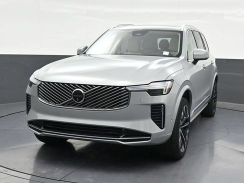 Used 2026 Volvo XC90 B6 Ultra w/ Protection Package AWD/4WD image 8