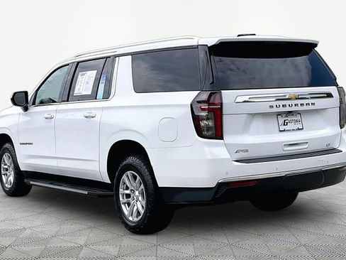 Used 2023 Chevrolet Suburban LT RWD image 4