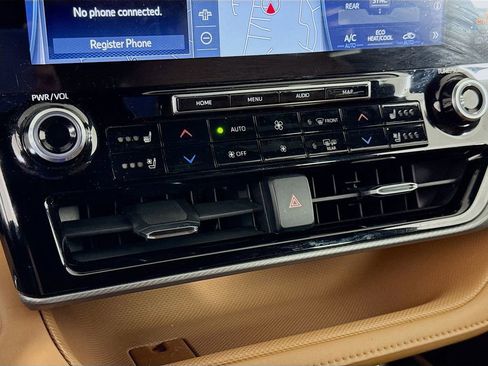 Used 2022 Toyota Highlander Platinum image 16