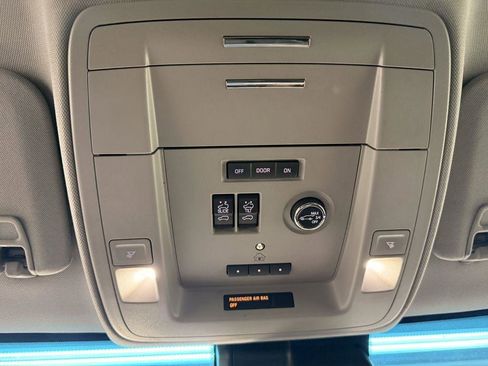 Used 2020 Chevrolet Suburban LT AWD/4WD image 25