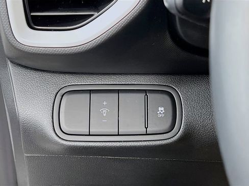 Certified 2023 Hyundai Venue Limited w/ Cargo Package image 9