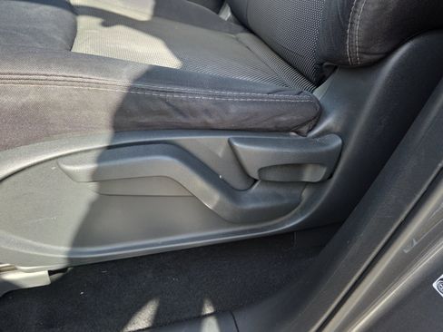 Used 2018 Nissan Pathfinder S FWD image 10
