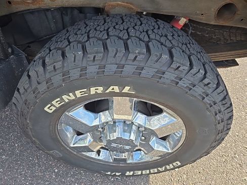 Used 2015 GMC Sierra 2500 SLE w/ SLE Preferred Package AWD/4WD image 3