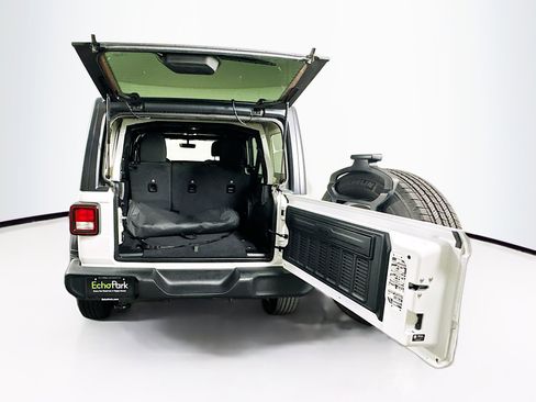 Used 2021 Jeep Wrangler Sport S image 28