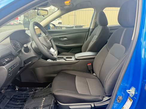 Used 2025 Nissan Sentra SV image 27