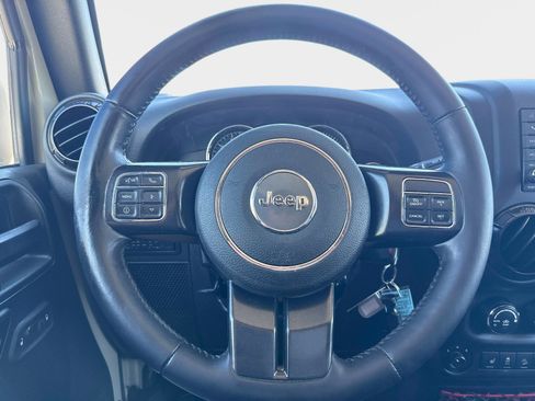 Used 2017 Jeep Wrangler Unlimited Rubicon image 27