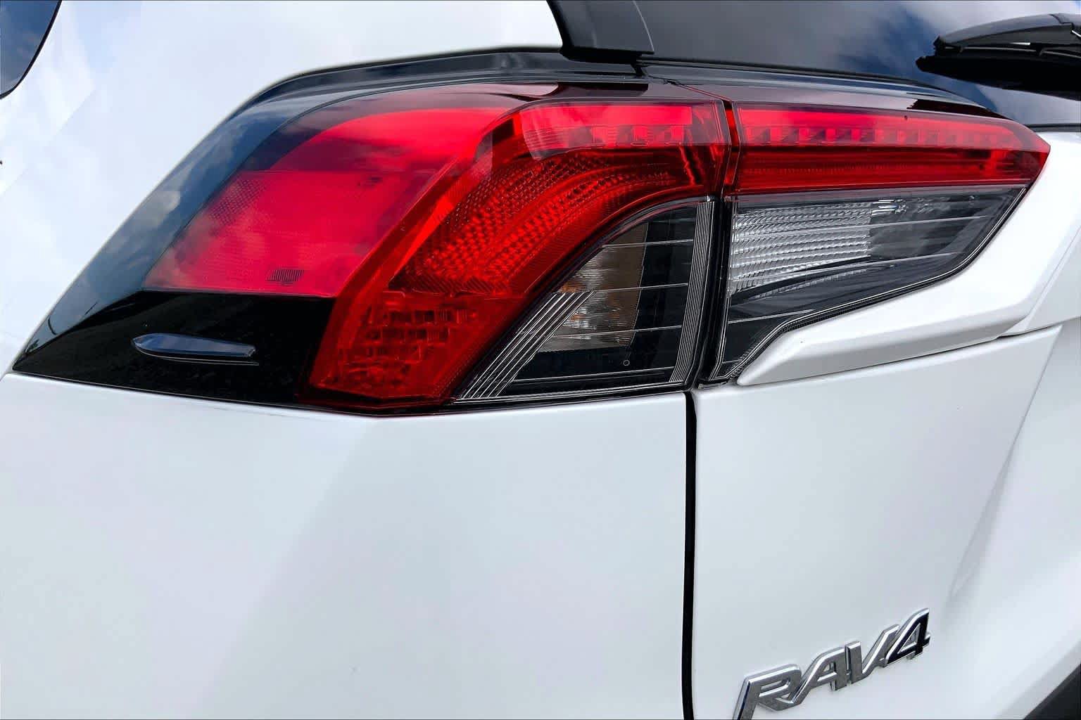 Used 2025 Toyota RAV4 XLE w/ Convenience Package FWD image 28