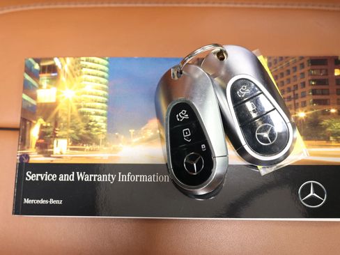 Used 2022 Mercedes-Benz S 500 4MATIC image 6