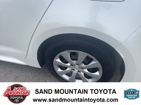 Used 2023 Toyota Corolla LE image 12