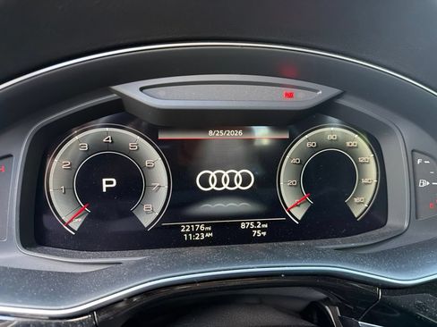 Used 2023 Audi Q8 Premium Plus w/ Premium Plus Package AWD/4WD image 2