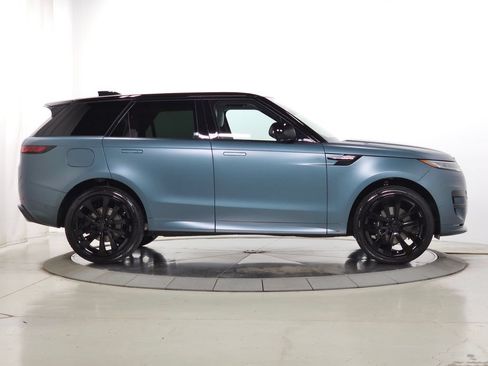 Used 2026 Land Rover Range Rover Sport Dynamic SE AWD/4WD image 11