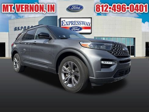 Used 2023 Ford Explorer XLT w/ Equipment Group 202A AWD/4WD image 3